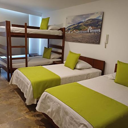 דויטאמה Hotel Milan מראה חיצוני תמונה